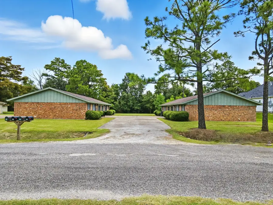 195 Crepe Myrtle, Bridge City, TX 77611 - Image #3