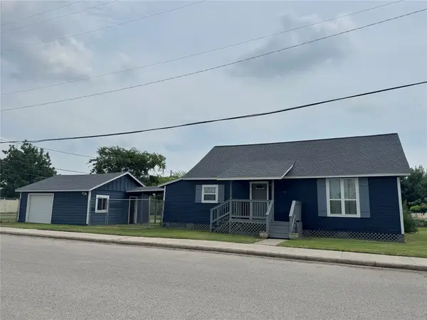 1130 W Broad Street, Freeport, TX 77541