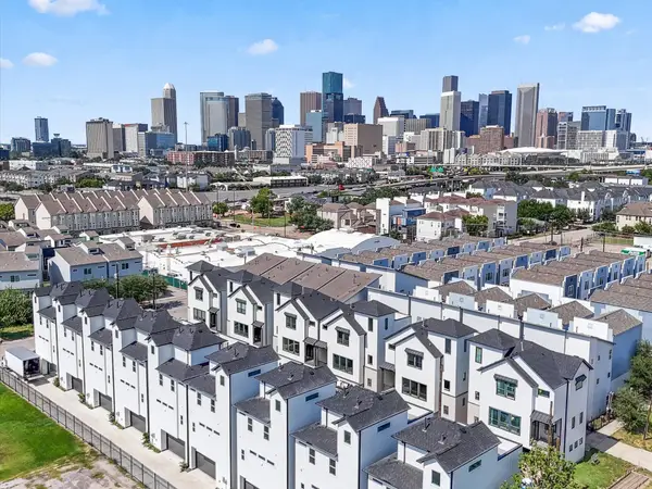 2212 Dennis Street, Houston, TX 77004