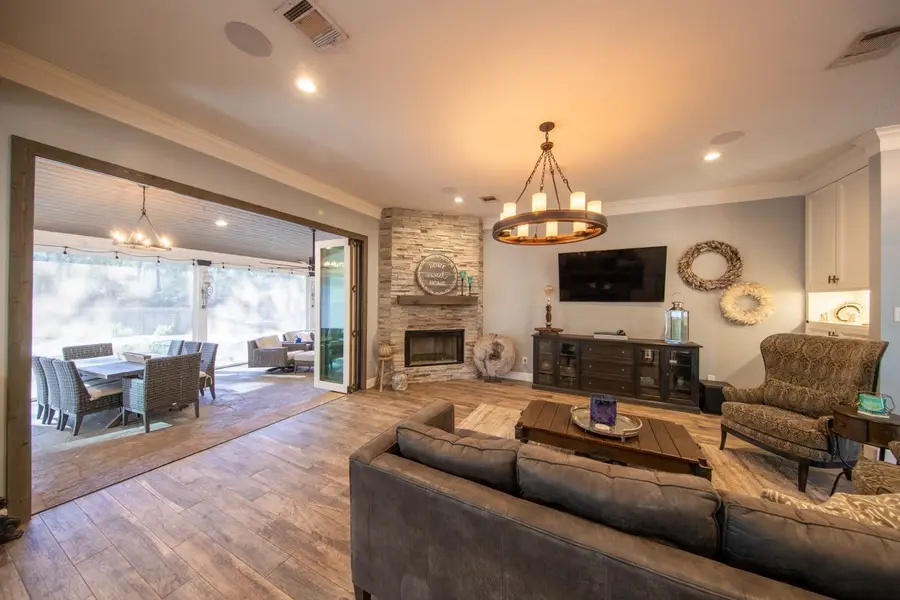 26 Featherfall Place, The Woodlands, TX 77381 - Image #2