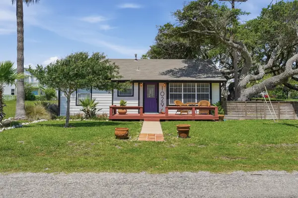 1029 Lady Claire Street, Rockport, TX 78382