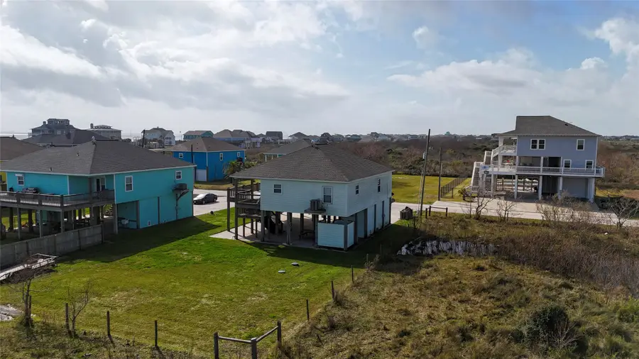 906 Helen Boulevard, Crystal Beach, TX 77650 - #2