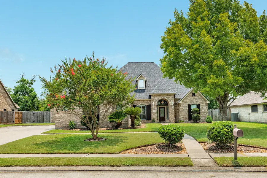 607 Walnut Street, Lake Jackson, TX 77566 - #2