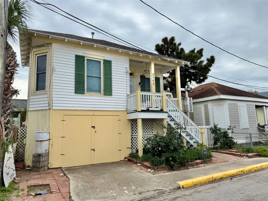 3705 Avenue Q 1/2, Galveston, TX 77550 - Image #3