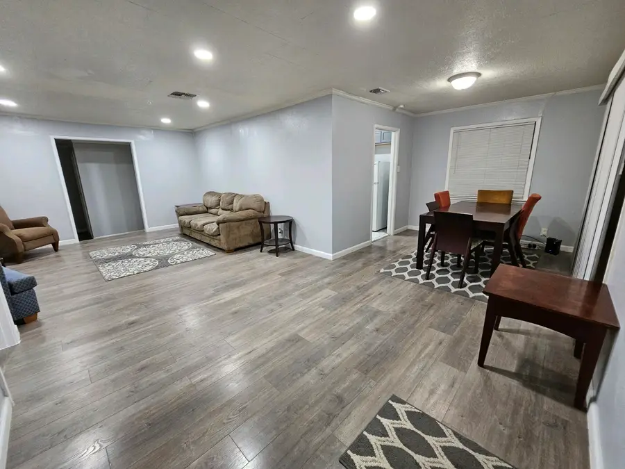 302 Blakeley Drive, San Antonio, TX 78209 - Image #2