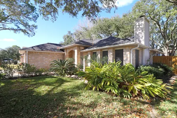 2120 Bennigan Street, League City, TX 77573