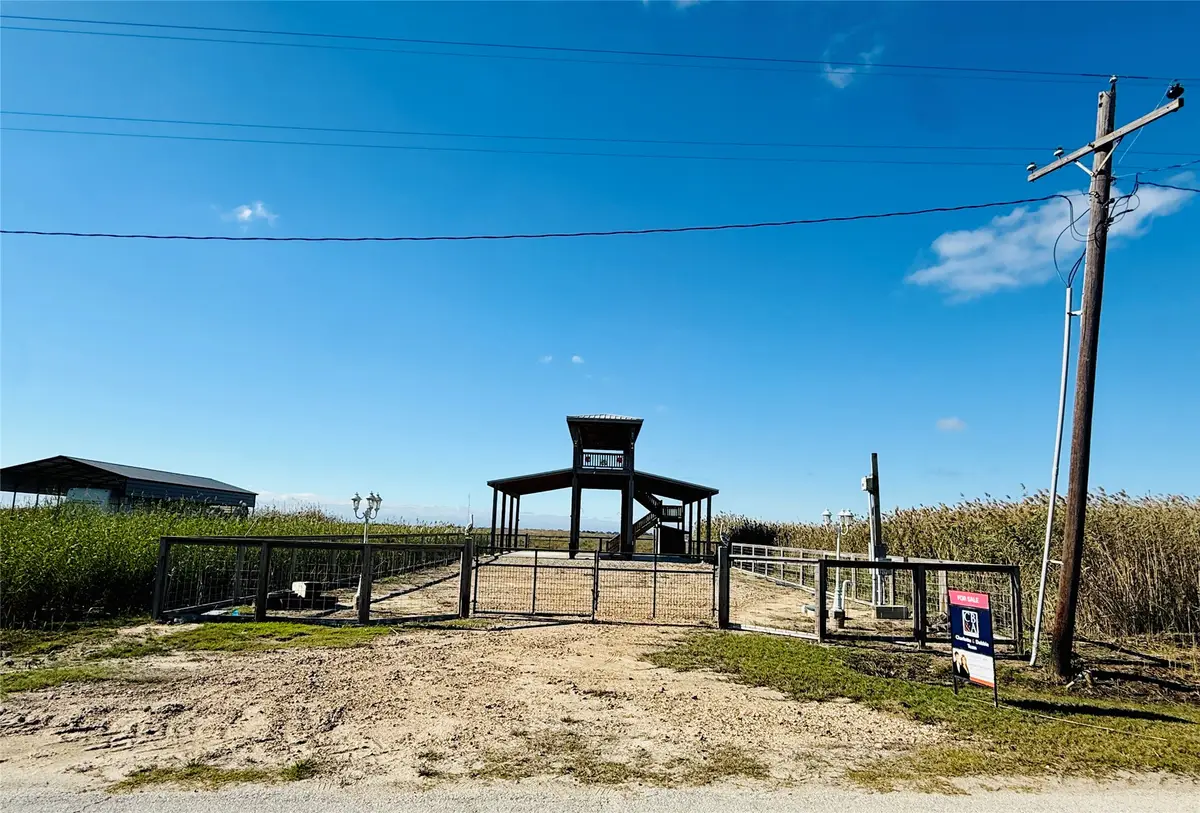 1217 N Monkhouse Drive, Crystal Beach, TX 77650 - Image #1