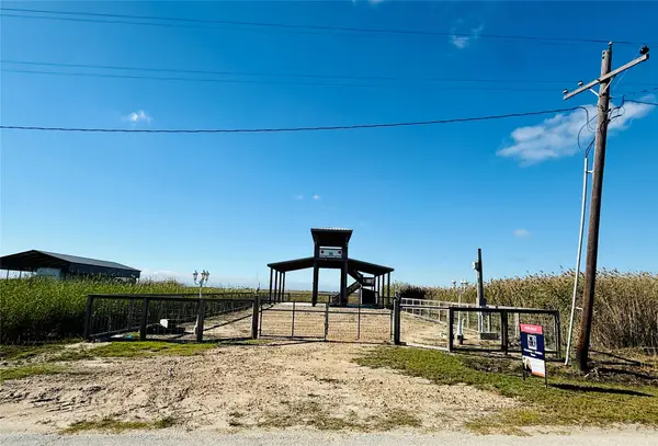 1217 N Monkhouse Drive, Crystal Beach, TX 77650