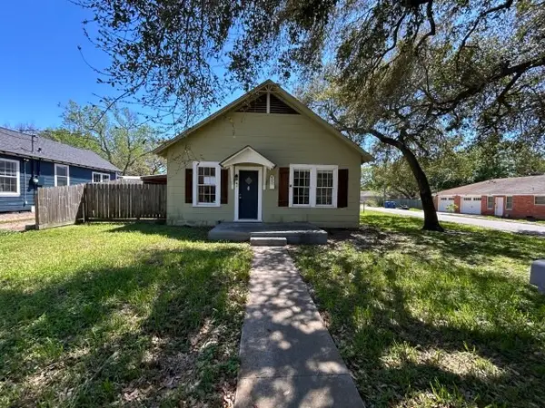 400 N Stevenson Street, Eagle Lake, TX 77434