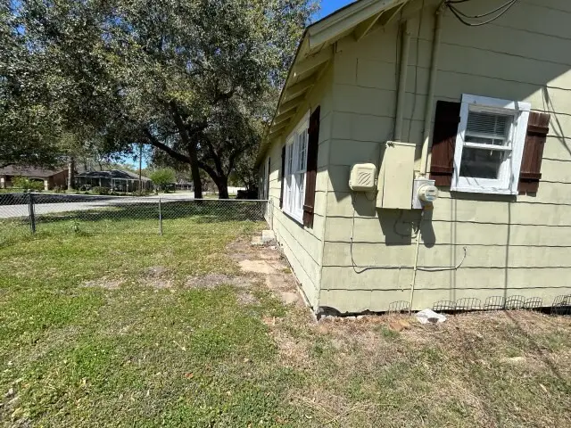 400 N Stevenson Street, Eagle Lake, TX 77434 - #3