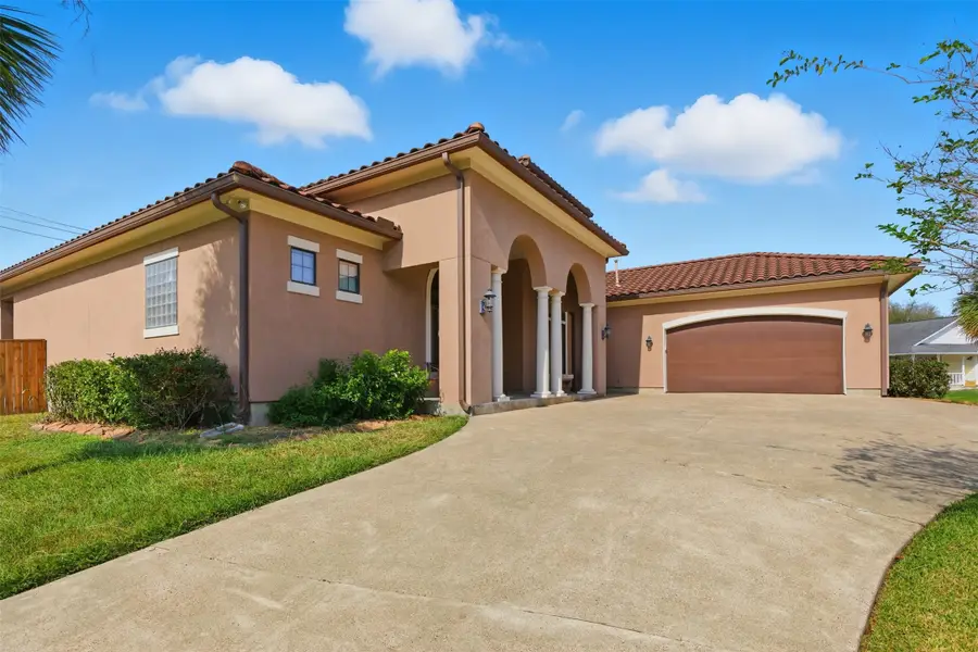 914 Quintana Roo Place, Seabrook, TX 77586 - Image #2