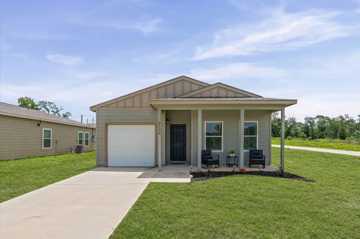 2550 18th Street, Hempstead, TX 77445 - #1