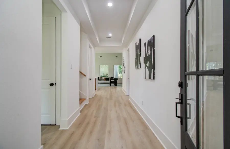 1802 Rollingwood Drive, Huntsville, TX 77340 - Image #2