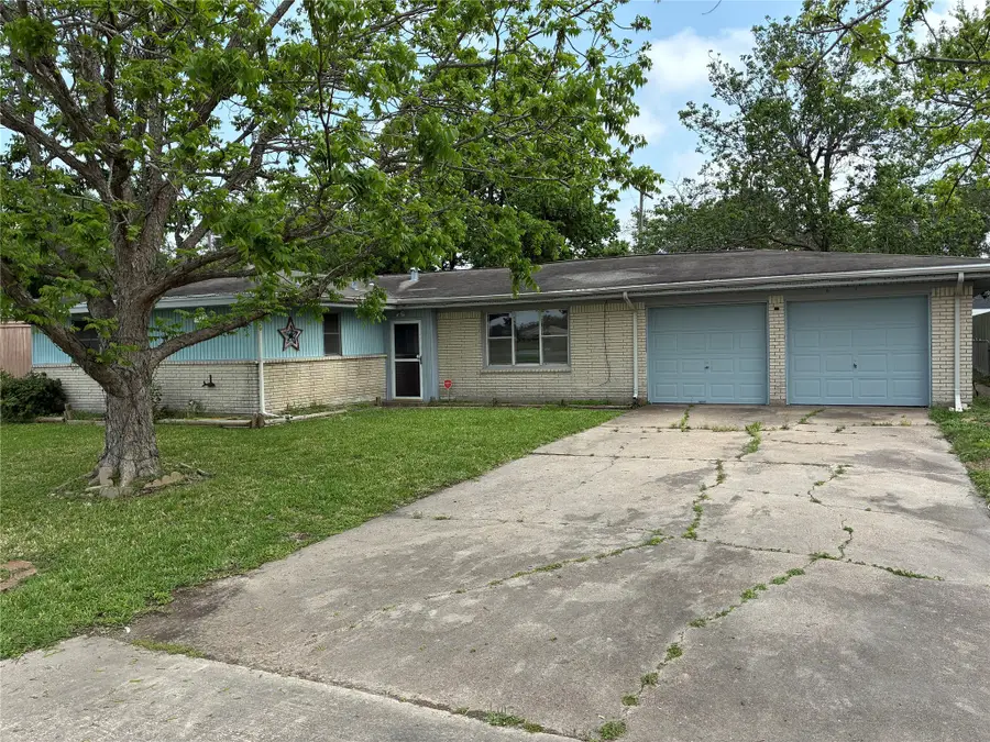 1133 25th Avenue N, Texas City, TX 77590 - #2