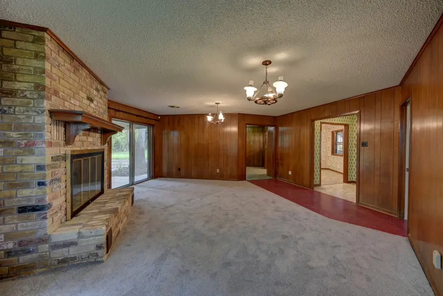 915 Farmers, Brenham, TX 77833 - #3