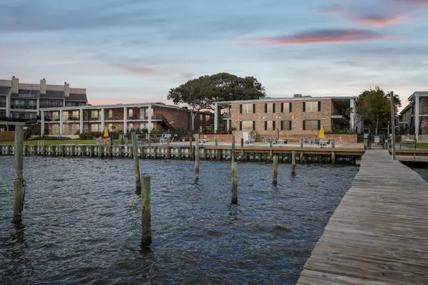 3535 Nasa Rd 1 Parkway #20, Seabrook, TX 77586