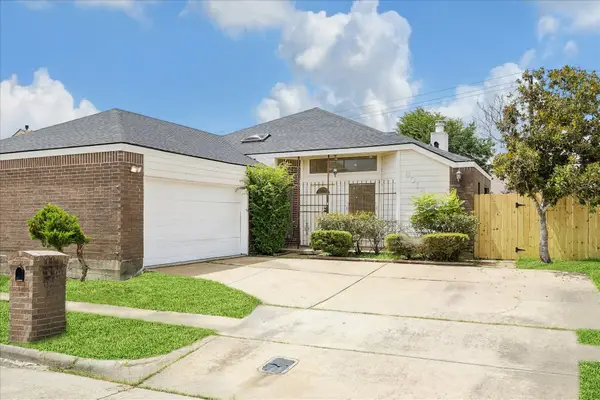 8018 Cobblefield Lane, Houston, TX 77071