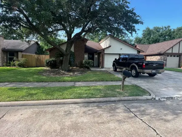 602 Briarclift Lane, Baytown, TX 77521