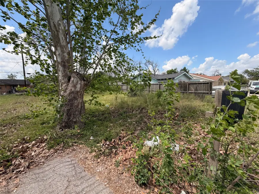 8617 Gibbons Street, Houston, TX 77012 - #3