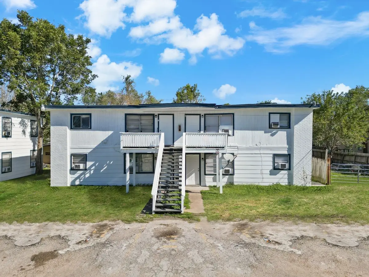 2312 & 2315 Avenue B, Dickinson, TX 77539 - Image #1