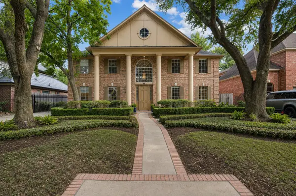 15 Hilshire Grove Lane, Houston, TX 77055