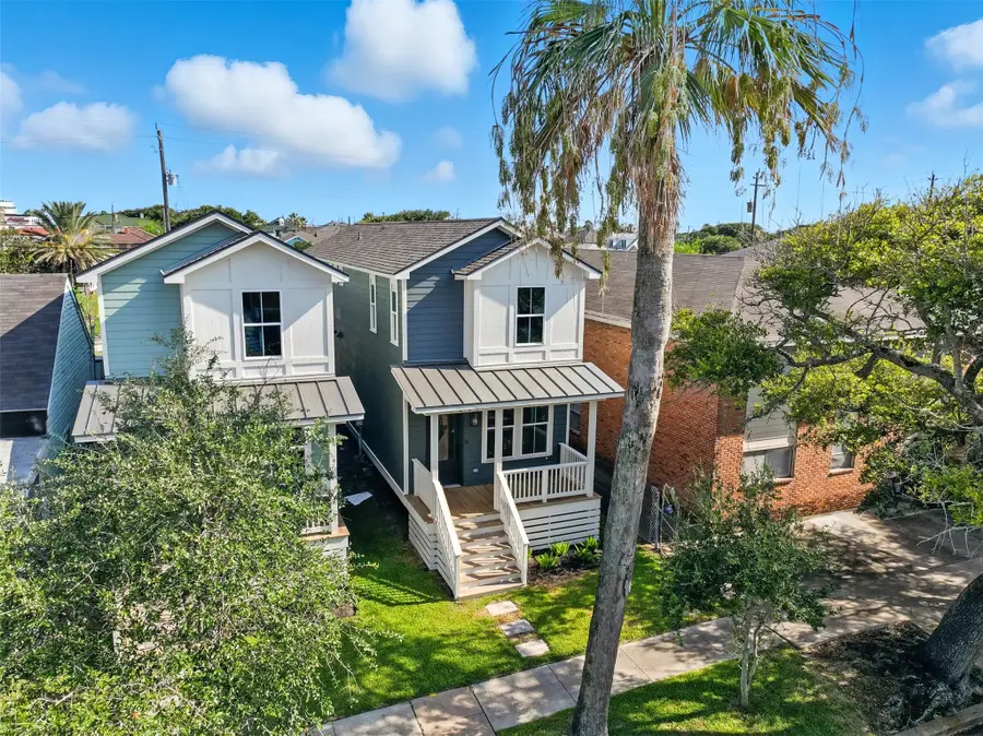 711 Ball Street, Galveston, TX 77550 - #2