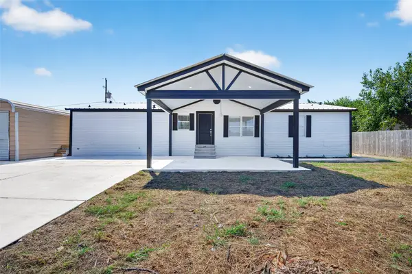 2426 N Battlebell Road, Highlands, TX 77562
