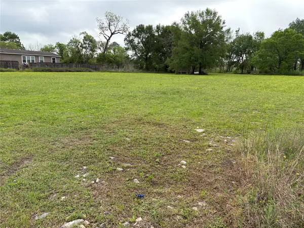 330 Victoria Drive, Houston, TX 77022