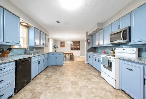 701 Alamo Street, El Campo, TX 77437