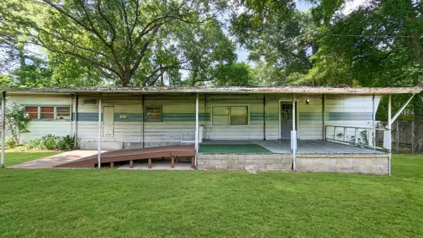 23635 1st Street, New Caney, TX 77357