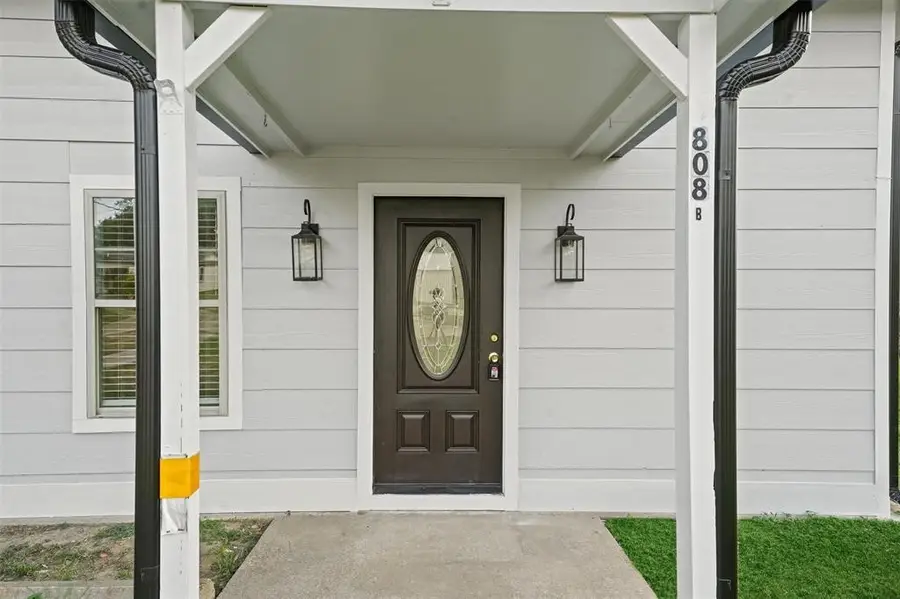 808 Beaumont Street, Anahuac, TX 77514 - Image #2