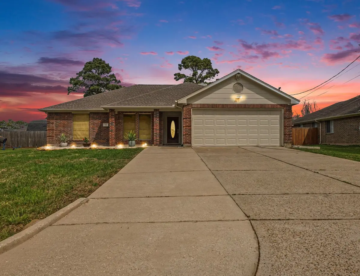 718 Fairfield Avenue, La Porte, TX 77571 - #1