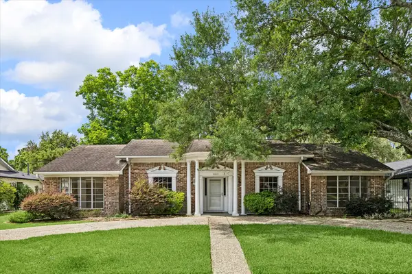 8015 Burning Hills Drive, Houston, TX 77071
