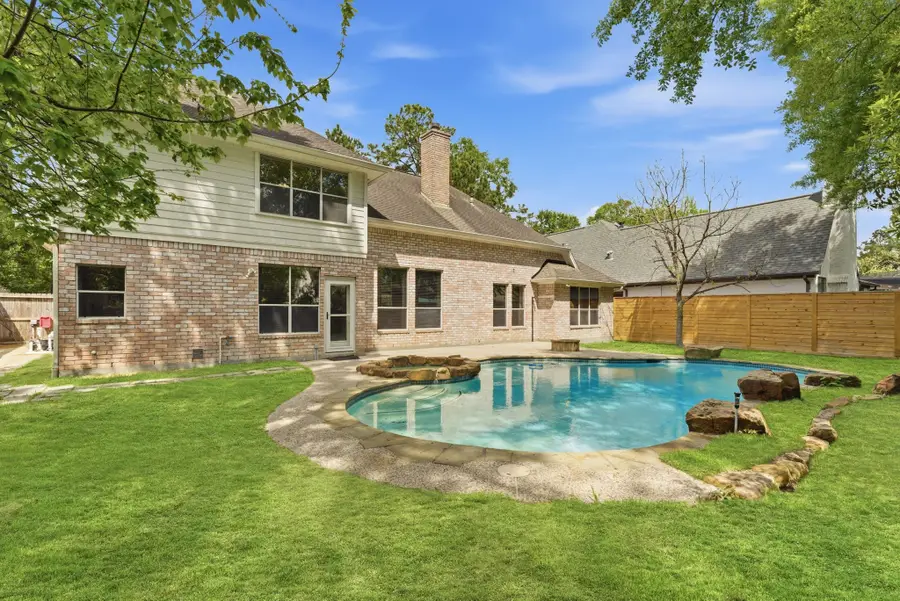 23 Shearwater Place, The Woodlands, TX 77381 - #2
