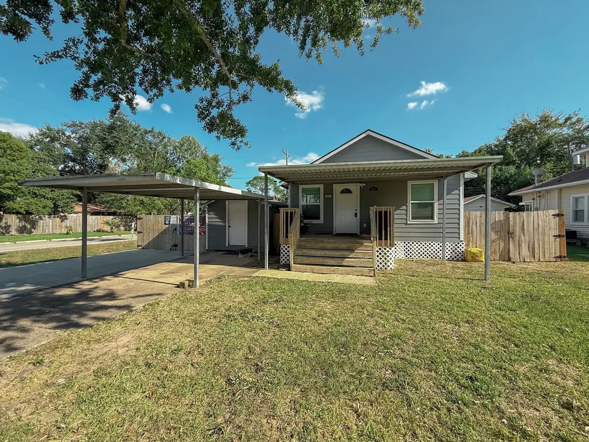 4901 Elm Street, Seabrook, TX 77586 - Image #1