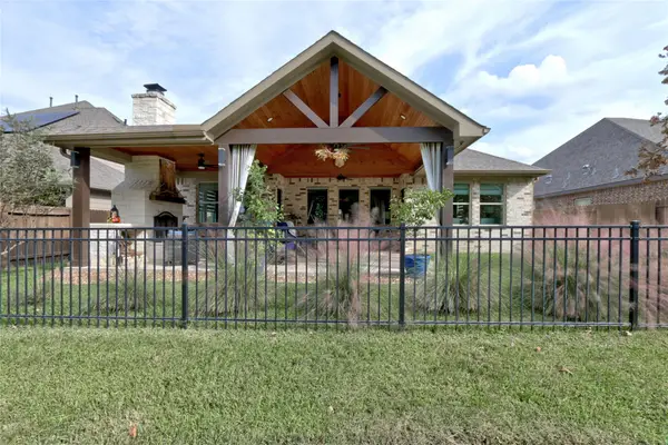 271 Little Dog Drive, Montgomery, TX 77356