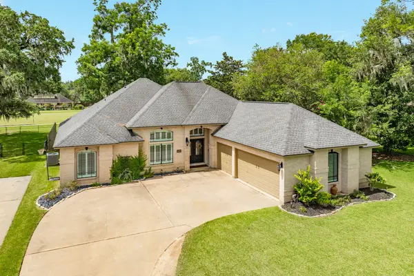 2286 Riverside Drive, West Columbia, TX 77486
