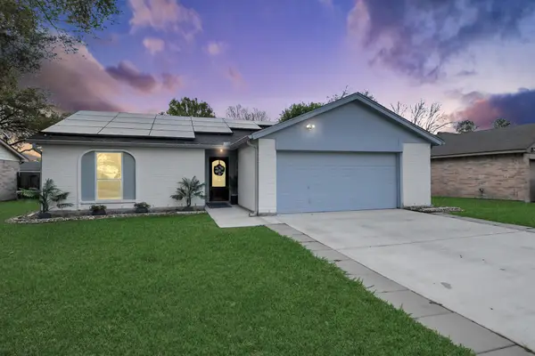 10203 Hollow Canyon Dr Drive, Sugar Land, TX 77498