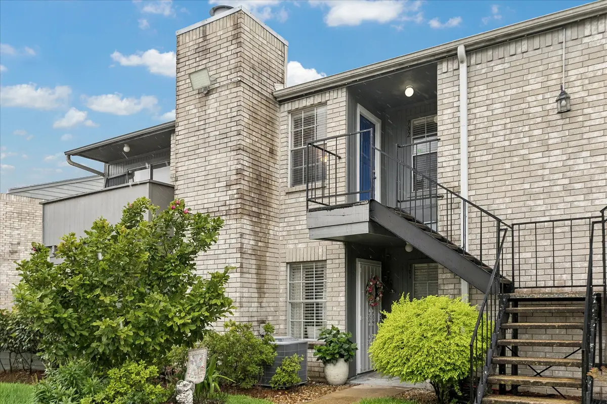 9700 Leawood Blvd Unit 702, Houston, TX 77099 - #1
