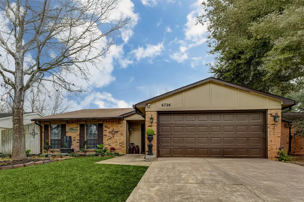 6724 Pickett Drive, Richmond, TX 77469 - Image #1