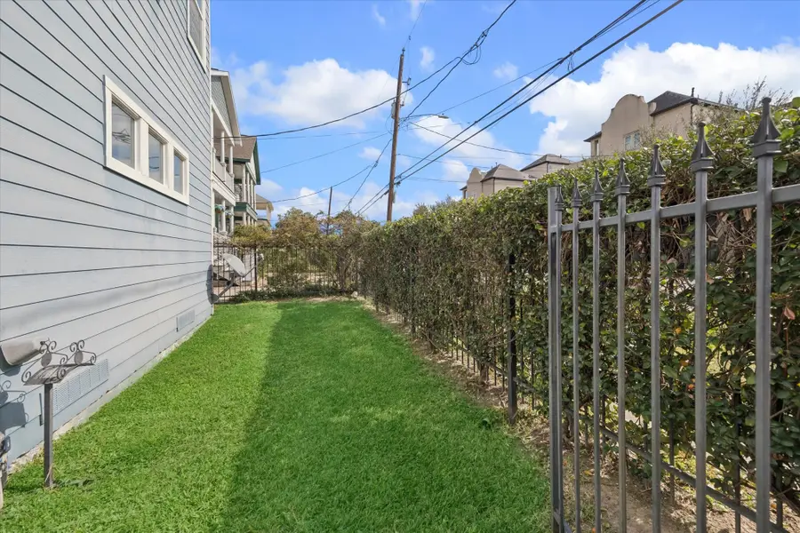 1427 W 25th Street, Houston, TX 77008 - Image #3