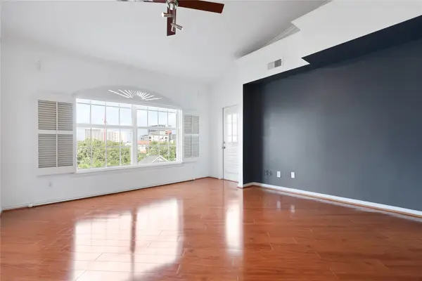 2111 Welch St Street #A315, Houston, TX 77019
