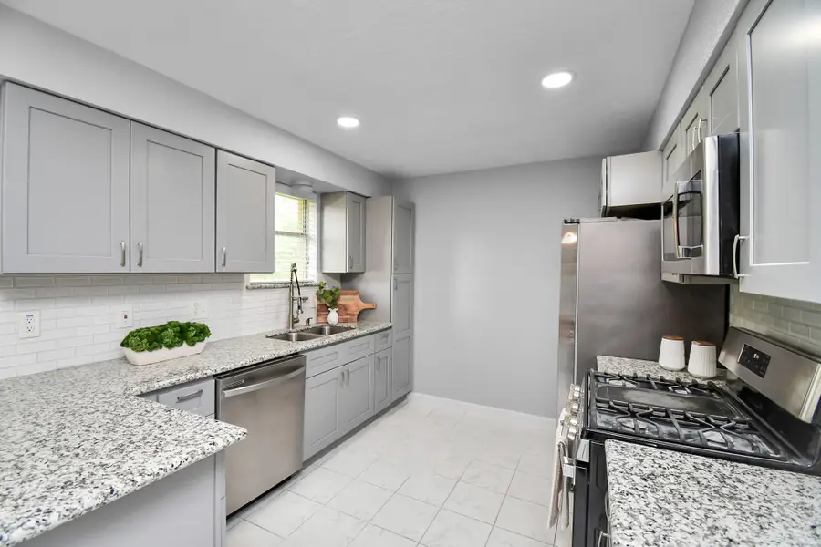 6031 Dellfern Drive, Houston, TX 77035 - Image #2