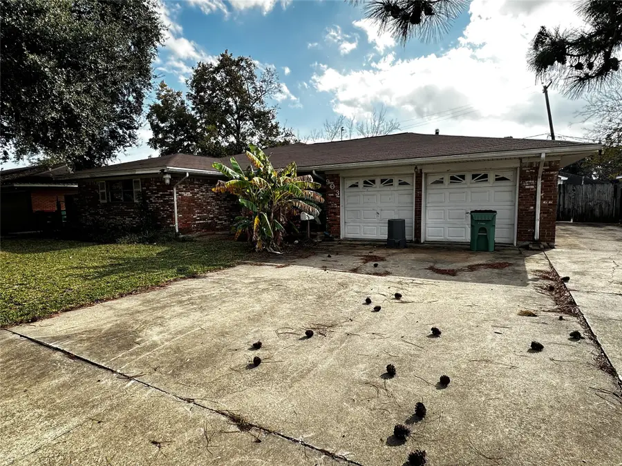 903 Elmwood Drive, Baytown, TX 77520 - Image #3