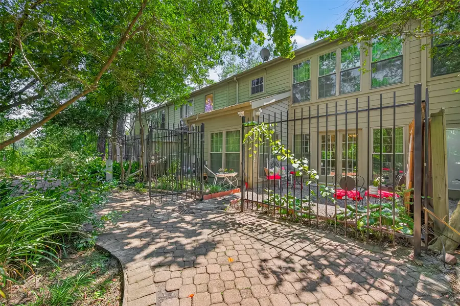 9400 Doliver Drive #12, Houston, TX 77063 - Image #2