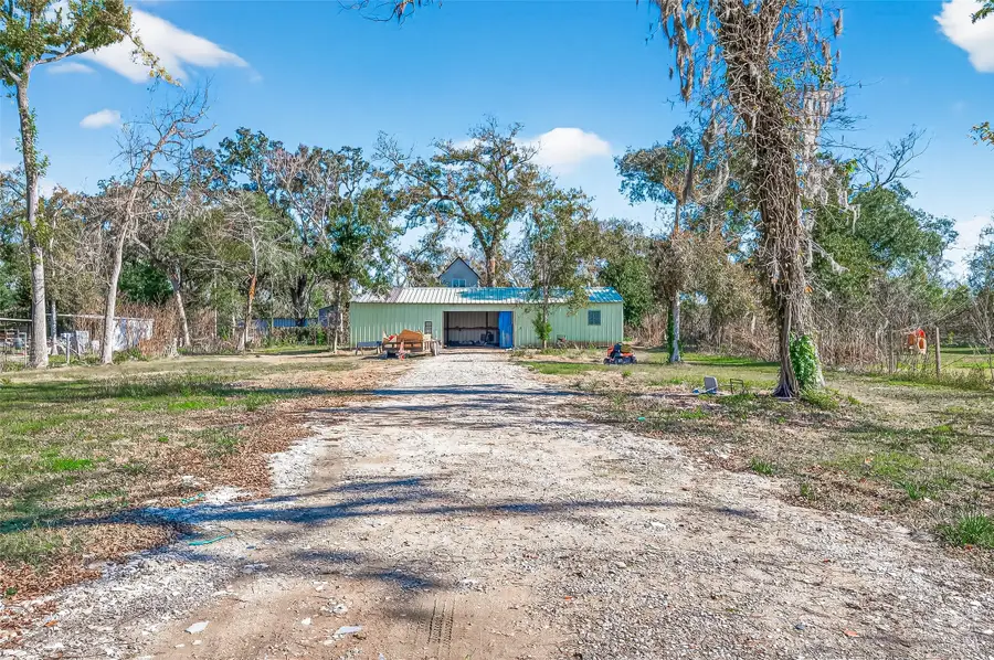 16507 Mill Drive, Rosharon, TX 77583 - Image #3