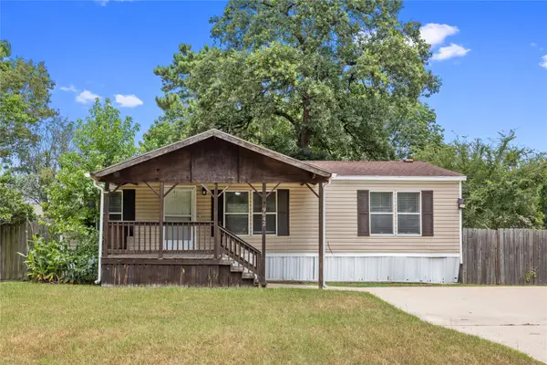 9642 Live Oak Trail, Willis, TX 77318