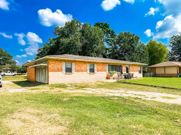 552 E Commerce Street, Fairfield, TX 75840