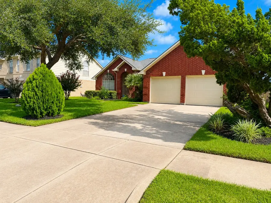 1810 Quiet Hollow Drive, Fresno, TX 77545 - #2