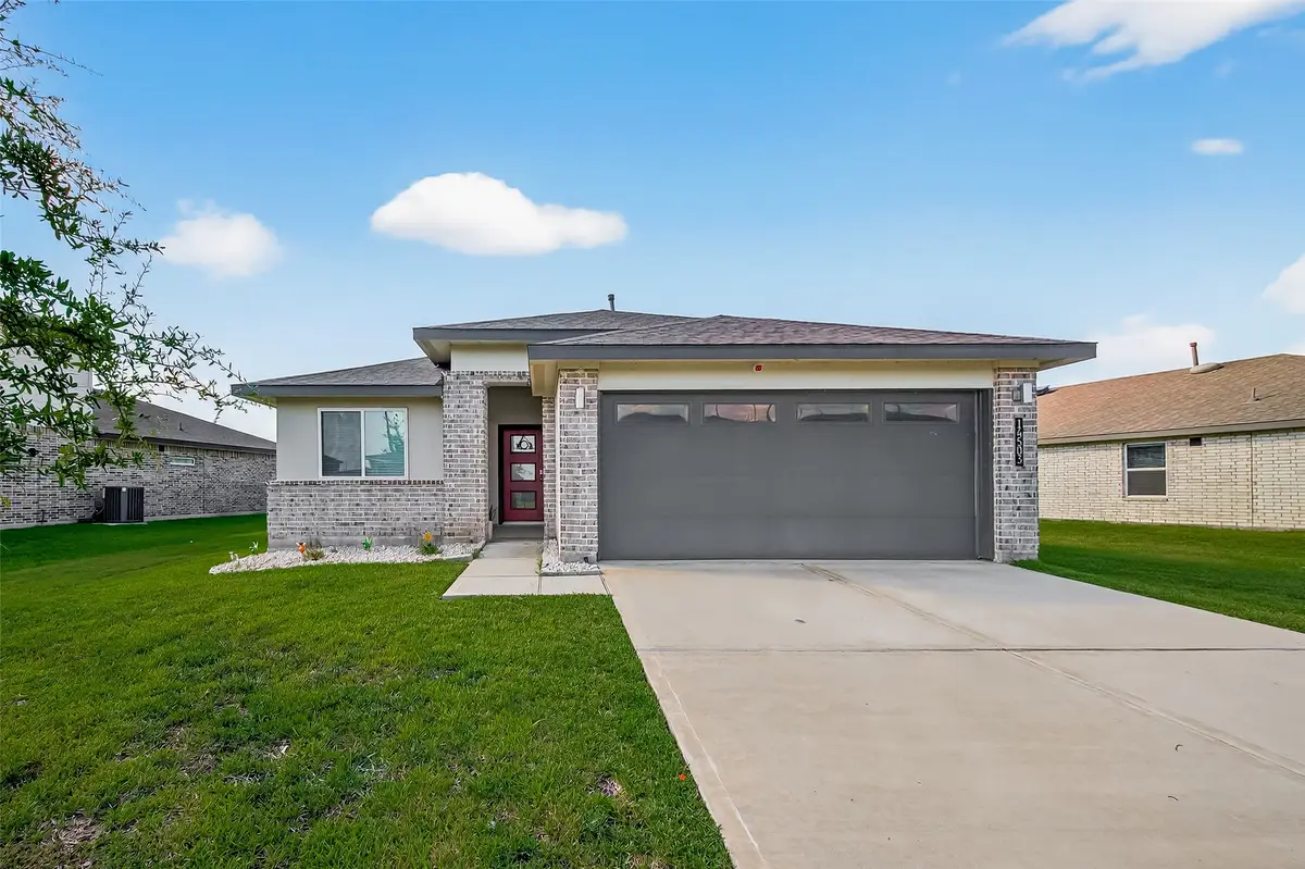 14503 Sweet Water Drive, Baytown, TX 77523 - Image #1